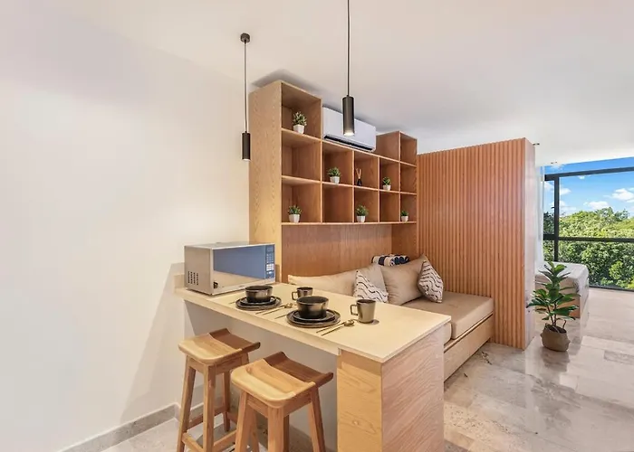 Premium Luxury Amenities Rooftop Pool Apartment *
