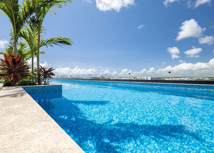 Premium Luxury Amenities Rooftop Pool