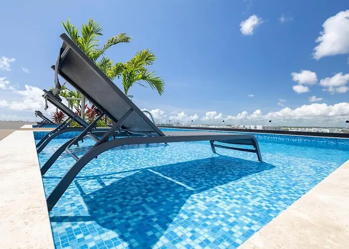 Premium Luxury Amenities Rooftop Pool